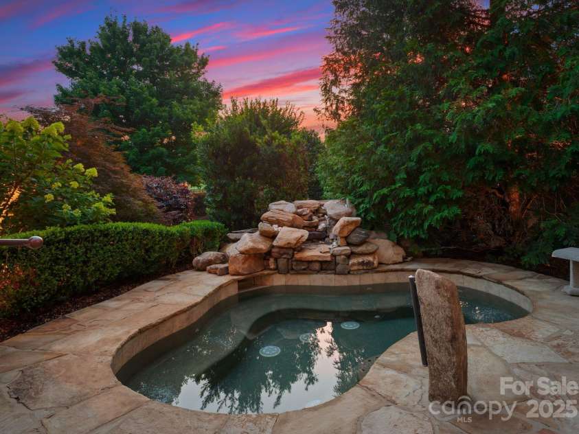 300 Eagle Bend Drive, Waxhaw, NC 28173.  MLS# CAR4277077, YatesRealty ID 24015. 