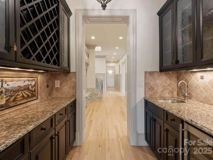 300 Eagle Bend Drive, Waxhaw, NC 28173.  MLS# CAR4277077, YatesRealty ID 24015. 