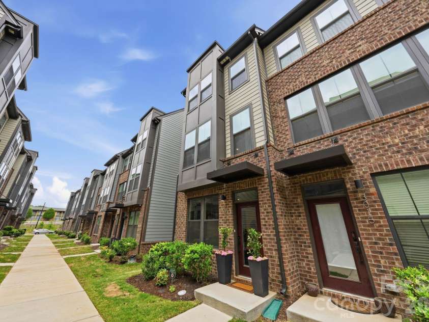 3019 Terroir Lane, Charlotte, NC 28217.  MLS# CAR4381622, YatesRealty ID 24015. 