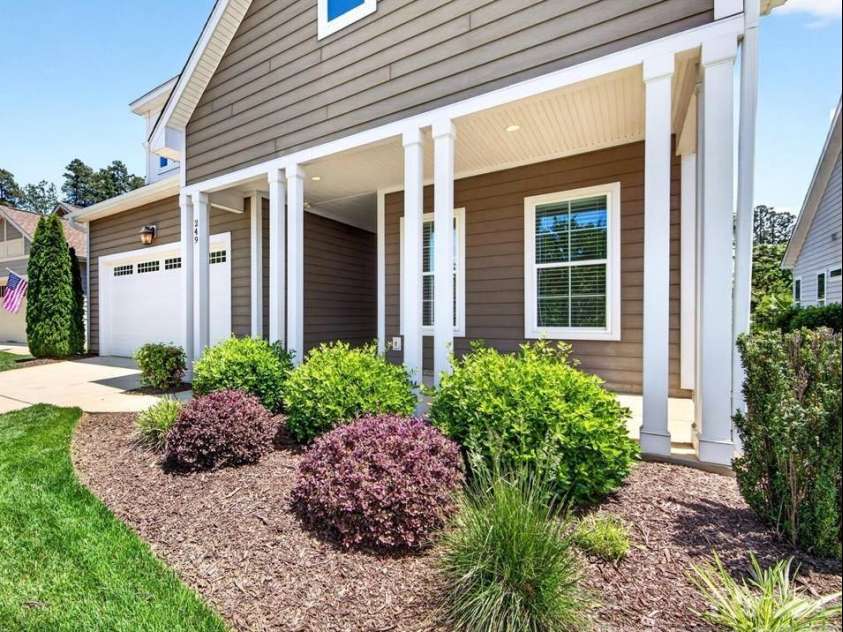 249 Stone Mountain Way, Denver, NC 28037.  MLS# CAR4380432, YatesRealty ID 24016. Lush Landscaping