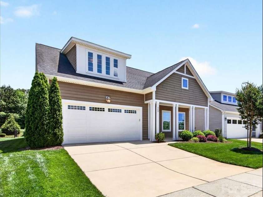 249 Stone Mountain Way, Denver, NC 28037.  MLS# CAR4380432, YatesRealty ID 24016. Welcome Home!