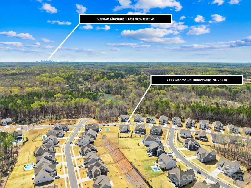 7313 Glenroe Drive, Huntersville, NC 28078.  MLS# CAR4239222, YatesRealty ID 24016. Convenient to Uptown CLT