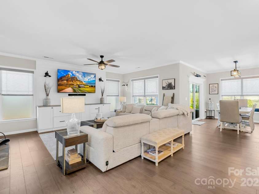 7313 Glenroe Drive, Huntersville, NC 28078.  MLS# CAR4239222, YatesRealty ID 24016. Den w/custom built in cabinetry & shiplap wall