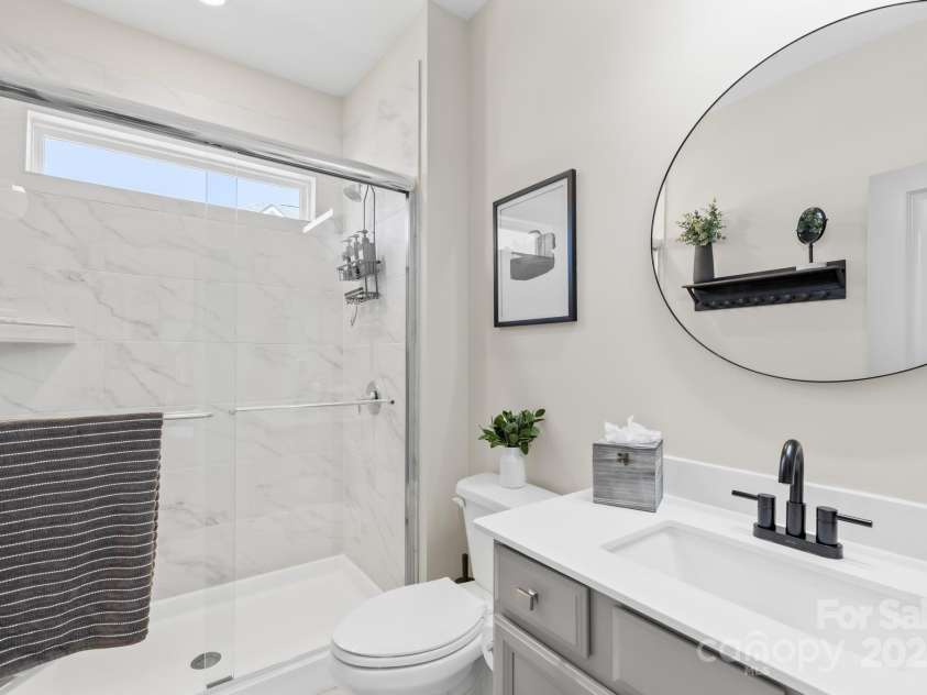 7313 Glenroe Drive, Huntersville, NC 28078.  MLS# CAR4239222, YatesRealty ID 24016. Full Bathroom 2