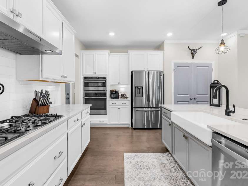 7313 Glenroe Drive, Huntersville, NC 28078.  MLS# CAR4239222, YatesRealty ID 24016. Kitchen area