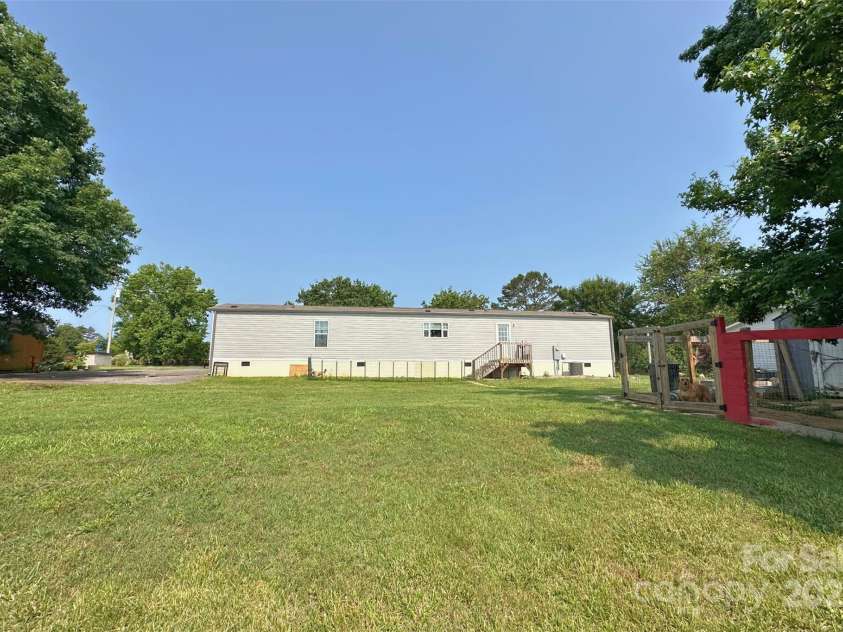 2449 Leonhardt Road, Cherryville, NC 28021.  MLS# CAR4266972, YatesRealty ID 24017. 