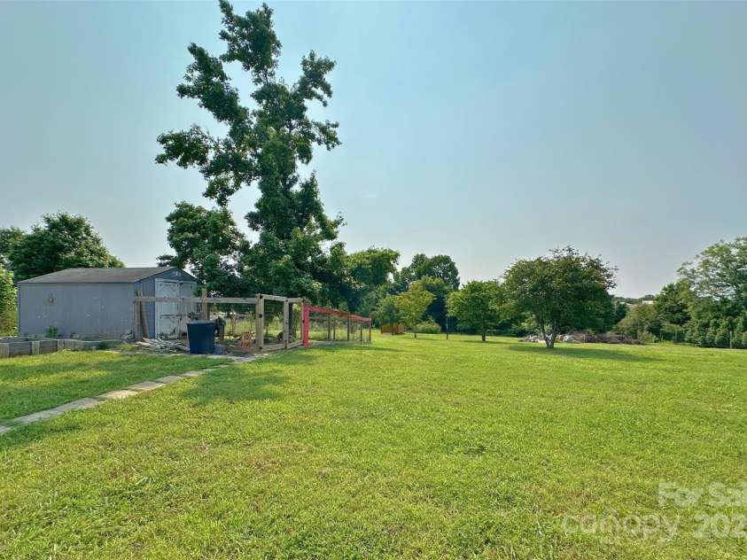 2449 Leonhardt Road, Cherryville, NC 28021.  MLS# CAR4266972, YatesRealty ID 24017. 