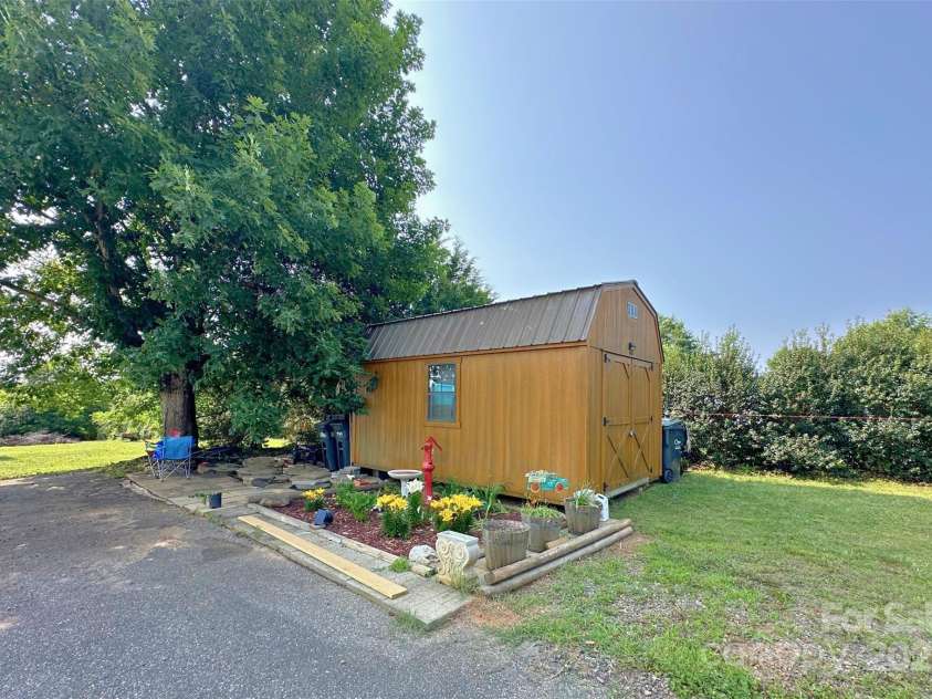 2449 Leonhardt Road, Cherryville, NC 28021.  MLS# CAR4266972, YatesRealty ID 24017. 