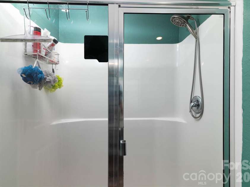 1345 Standing Oak Drive, Salisbury, NC 28146.  MLS# CAR4312108, YatesRealty ID 24018. Large Stand Up Shower