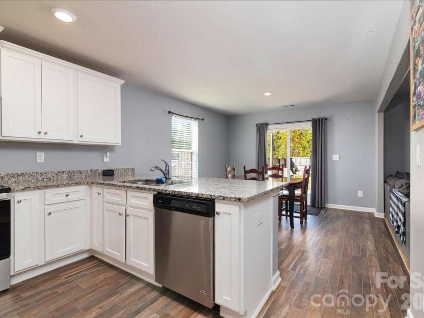 1345 Standing Oak Drive, Salisbury, NC 28146.  MLS# CAR4312108, YatesRealty ID 24018. Plenty of Cabinet Space!