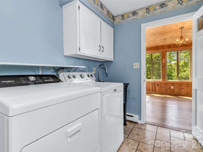 38 Chadwick Wade Drive, Asheville, NC 28804.  MLS# CAR4395327, YatesRealty ID 24019. 