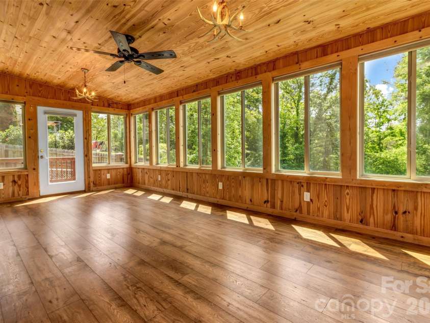 38 Chadwick Wade Drive, Asheville, NC 28804.  MLS# CAR4395327, YatesRealty ID 24019. 