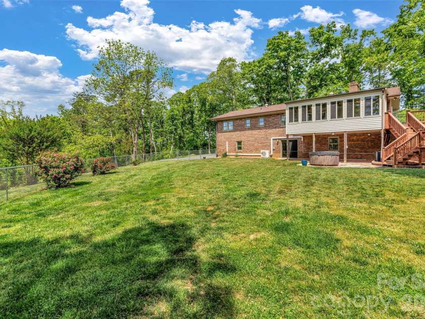38 Chadwick Wade Drive, Asheville, NC 28804.  MLS# CAR4395327, YatesRealty ID 24019. 