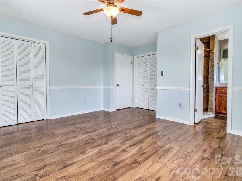 38 Chadwick Wade Drive, Asheville, NC 28804.  MLS# CAR4395327, YatesRealty ID 24019. 