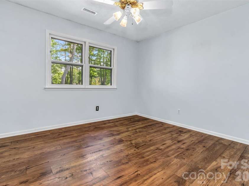 38 Chadwick Wade Drive, Asheville, NC 28804.  MLS# CAR4395327, YatesRealty ID 24019. 