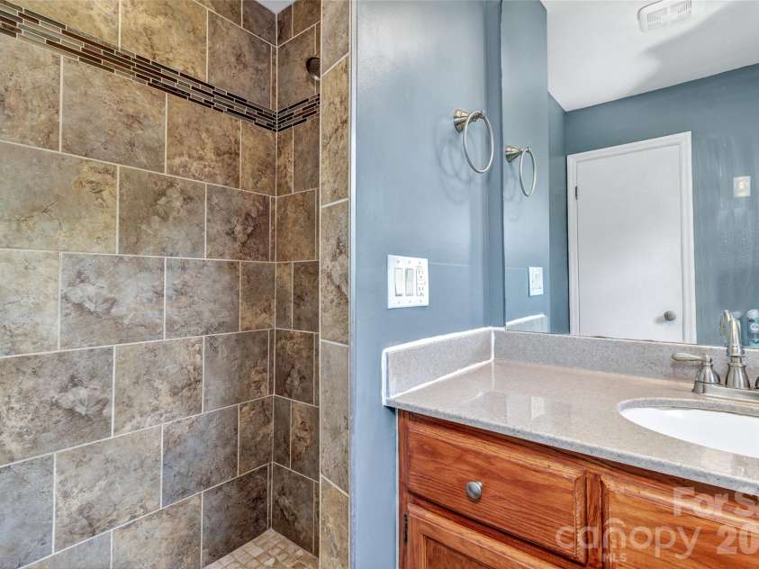 38 Chadwick Wade Drive, Asheville, NC 28804.  MLS# CAR4395327, YatesRealty ID 24019. 