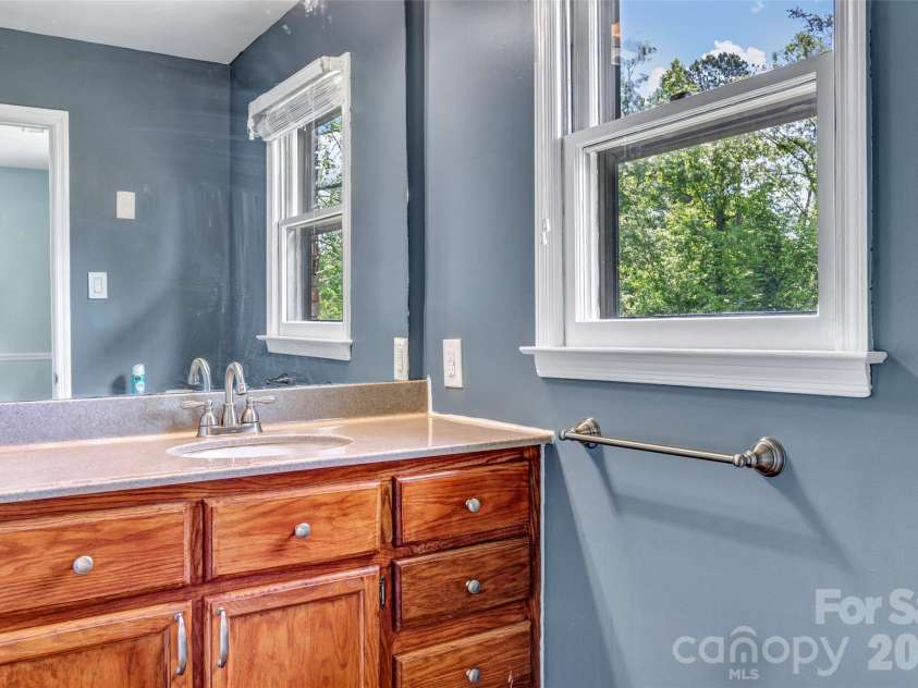 38 Chadwick Wade Drive, Asheville, NC 28804.  MLS# CAR4395327, YatesRealty ID 24019. 