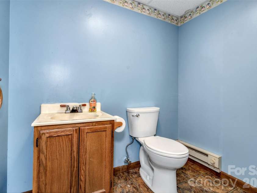 38 Chadwick Wade Drive, Asheville, NC 28804.  MLS# CAR4395327, YatesRealty ID 24019. 