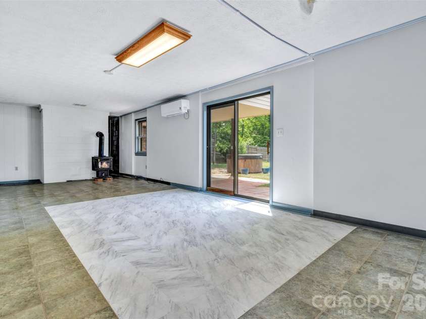 38 Chadwick Wade Drive, Asheville, NC 28804.  MLS# CAR4395327, YatesRealty ID 24019. 