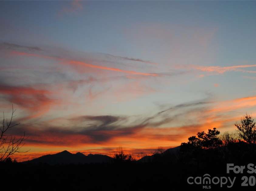38 Chadwick Wade Drive, Asheville, NC 28804.  MLS# CAR4395327, YatesRealty ID 24019. 