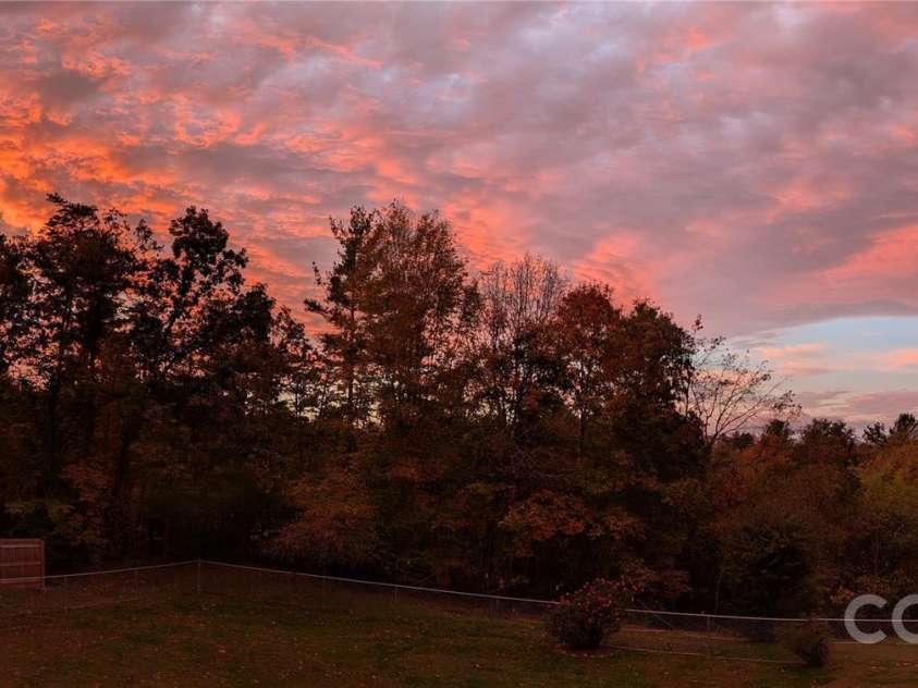 38 Chadwick Wade Drive, Asheville, NC 28804.  MLS# CAR4395327, YatesRealty ID 24019. 
