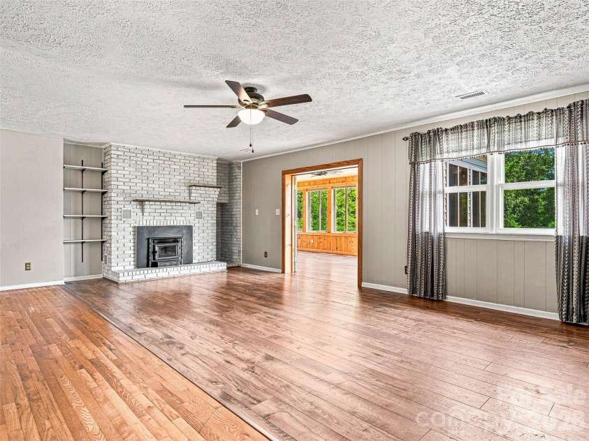 38 Chadwick Wade Drive, Asheville, NC 28804.  MLS# CAR4414061, YatesRealty ID 24019. 