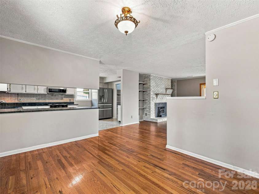 38 Chadwick Wade Drive, Asheville, NC 28804.  MLS# CAR4414061, YatesRealty ID 24019. 