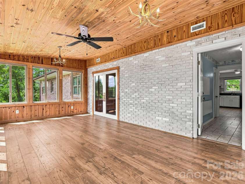 38 Chadwick Wade Drive, Asheville, NC 28804.  MLS# CAR4414061, YatesRealty ID 24019. 