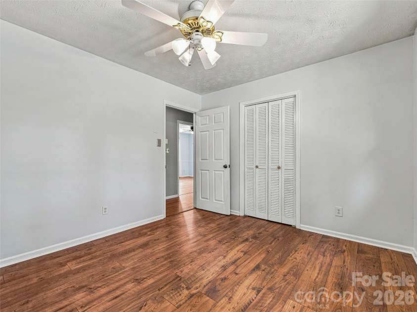 38 Chadwick Wade Drive, Asheville, NC 28804.  MLS# CAR4414061, YatesRealty ID 24019. 