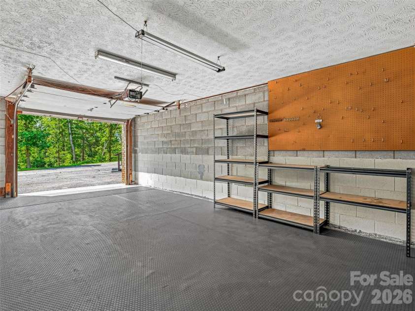38 Chadwick Wade Drive, Asheville, NC 28804.  MLS# CAR4414061, YatesRealty ID 24019. 