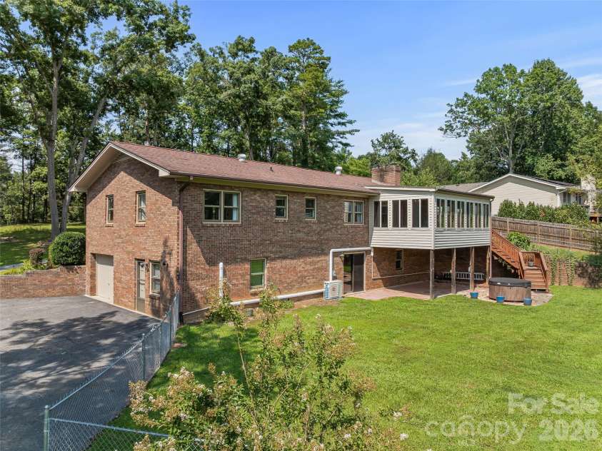 38 Chadwick Wade Drive, Asheville, NC 28804.  MLS# CAR4414061, YatesRealty ID 24019. 