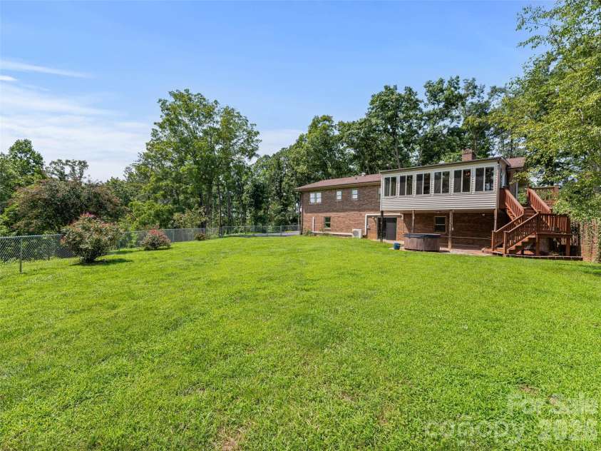 38 Chadwick Wade Drive, Asheville, NC 28804.  MLS# CAR4414061, YatesRealty ID 24019. 