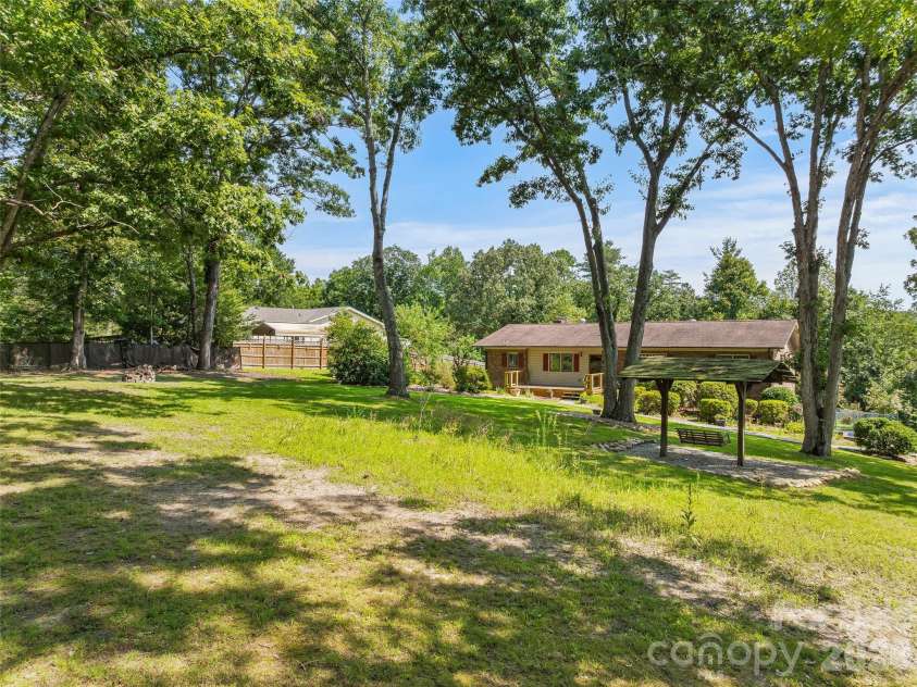 38 Chadwick Wade Drive, Asheville, NC 28804.  MLS# CAR4414061, YatesRealty ID 24019. 