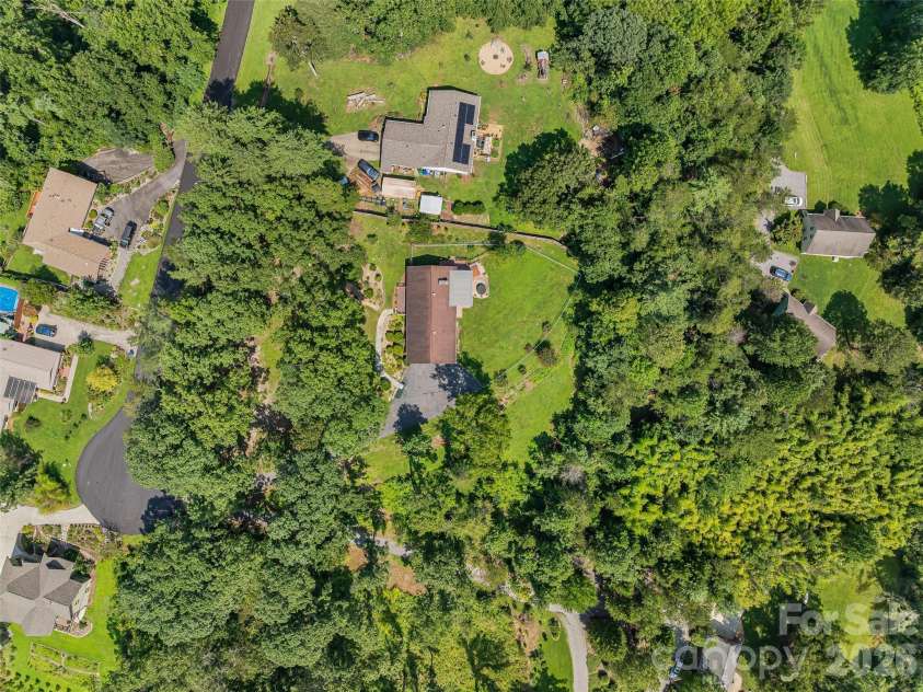38 Chadwick Wade Drive, Asheville, NC 28804.  MLS# CAR4414061, YatesRealty ID 24019. 