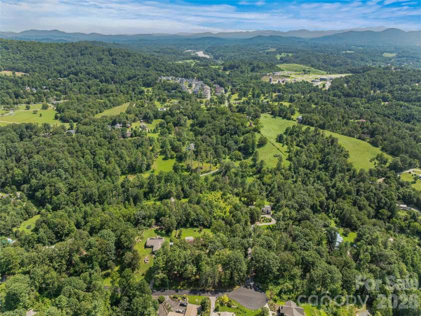 38 Chadwick Wade Drive, Asheville, NC 28804.  MLS# CAR4414061, YatesRealty ID 24019. 