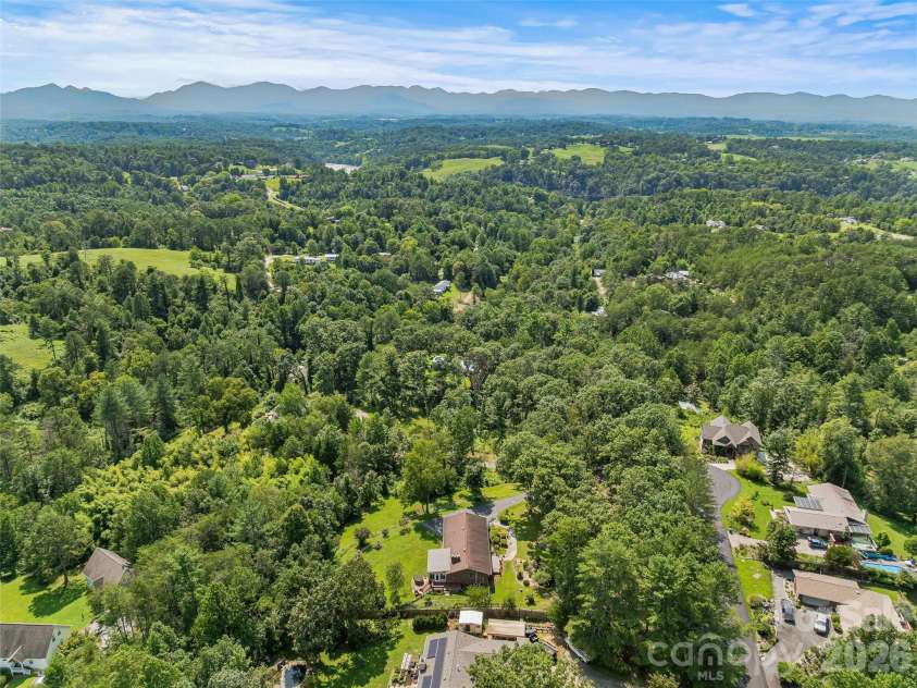 38 Chadwick Wade Drive, Asheville, NC 28804.  MLS# CAR4414061, YatesRealty ID 24019. 