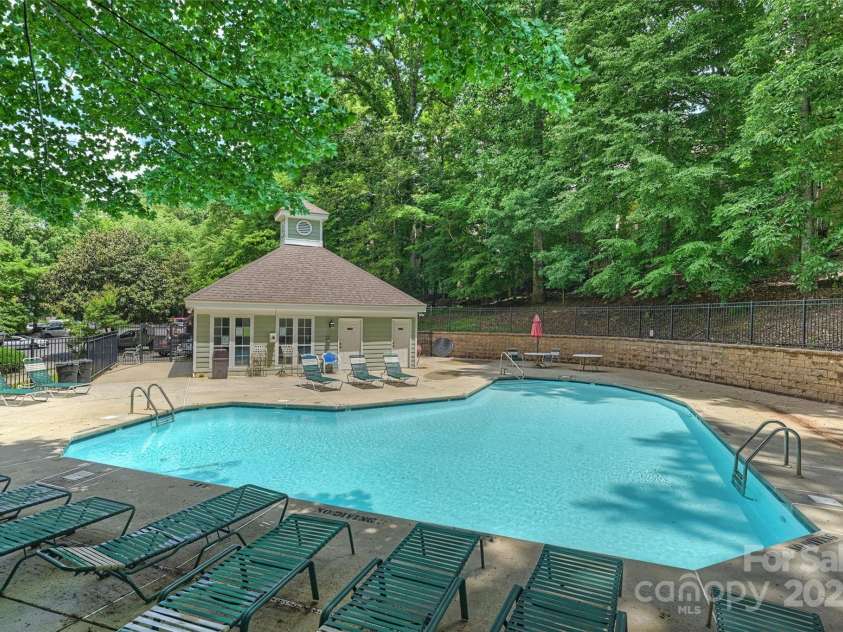 6016 Gray Gate Lane, Charlotte, NC 28210.  MLS# CAR4257900, YatesRealty ID 24019. Bennington Woods pool