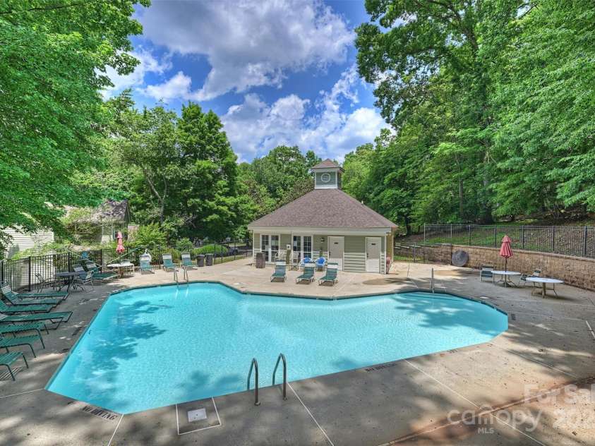 6016 Gray Gate Lane, Charlotte, NC 28210.  MLS# CAR4257900, YatesRealty ID 24019. Complex pool