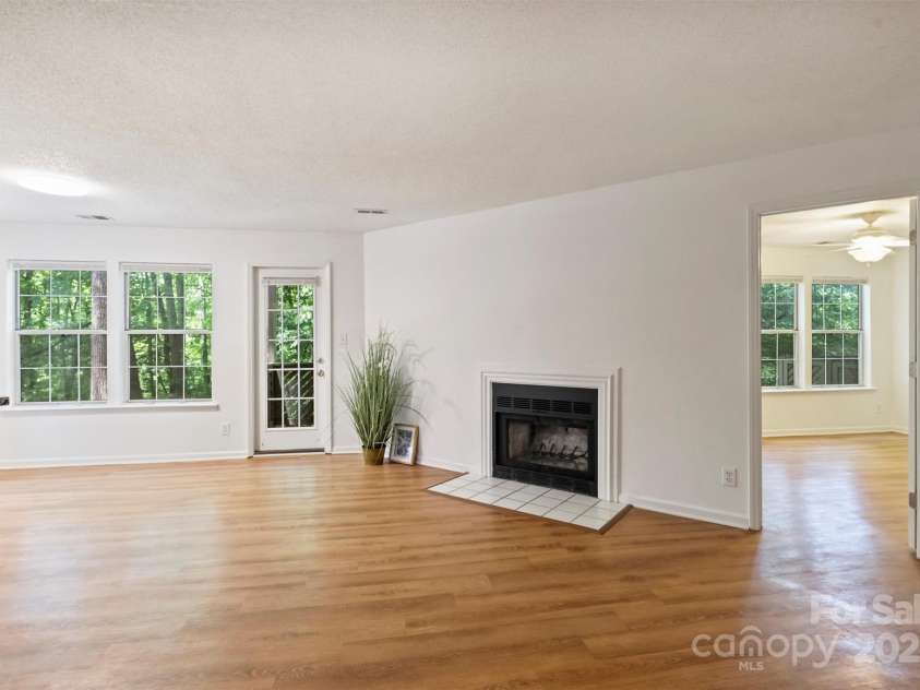 6016 Gray Gate Lane, Charlotte, NC 28210.  MLS# CAR4257900, YatesRealty ID 24019. Lots of windows!