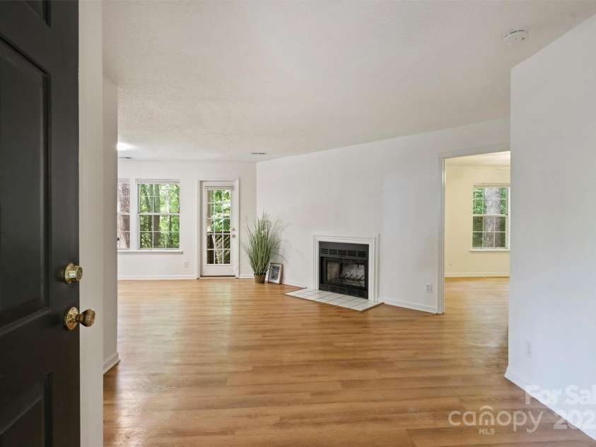 6016 Gray Gate Lane, Charlotte, NC 28210.  MLS# CAR4257900, YatesRealty ID 24019. Welcome in!