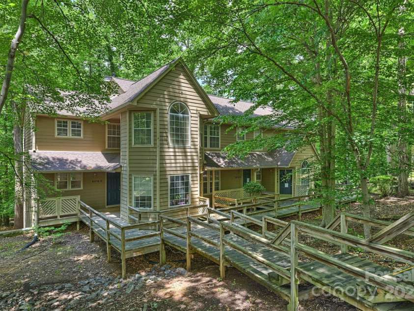 6016 Gray Gate Lane, Charlotte, NC 28210.  MLS# CAR4257900, YatesRealty ID 24019. Welcome to Bennington Woods!