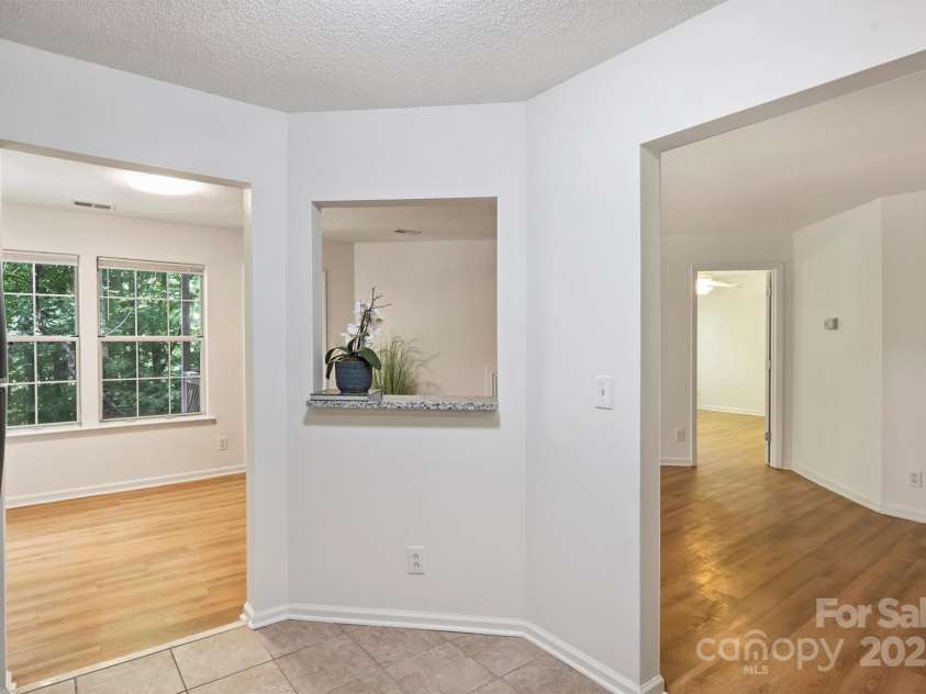 6016 Gray Gate Lane, Charlotte, NC 28210.  MLS# CAR4257900, YatesRealty ID 24019. You'll love this condo!