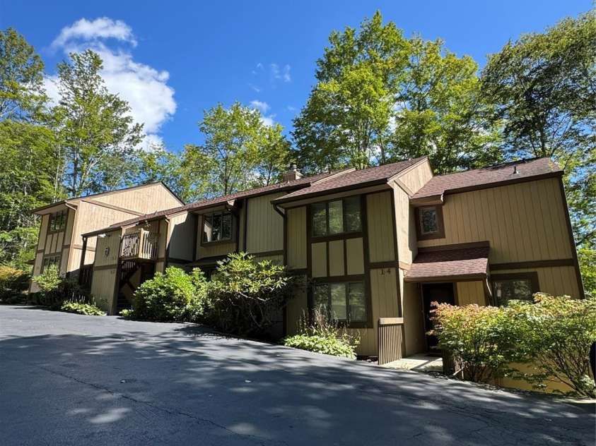 175 Ridgeview Road, Sugar Mountain, NC 28604.  MLS# CAR4300479, YatesRealty ID 2402. 