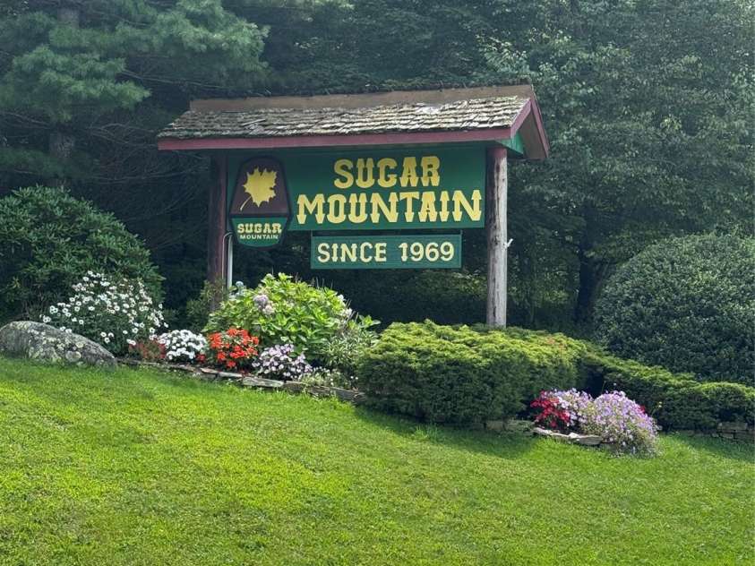 175 Ridgeview Road, Sugar Mountain, NC 28604.  MLS# CAR4300479, YatesRealty ID 2402. 