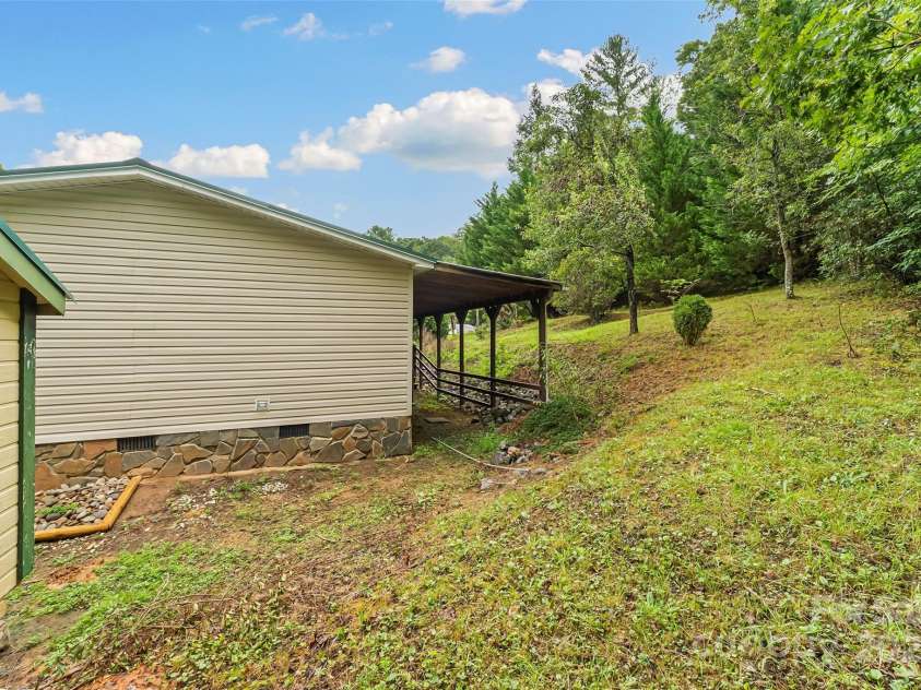 2236 Sisue Street, Morganton, NC 28655.  MLS# CAR4289772, YatesRealty ID 2402. 