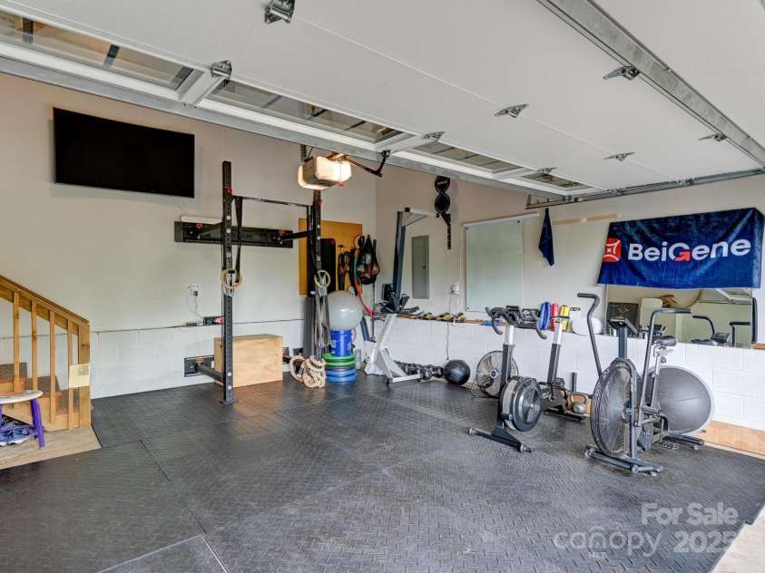 35 White Ash Drive, Asheville, NC 28803.  MLS# CAR4255921, YatesRealty ID 24020. Garage