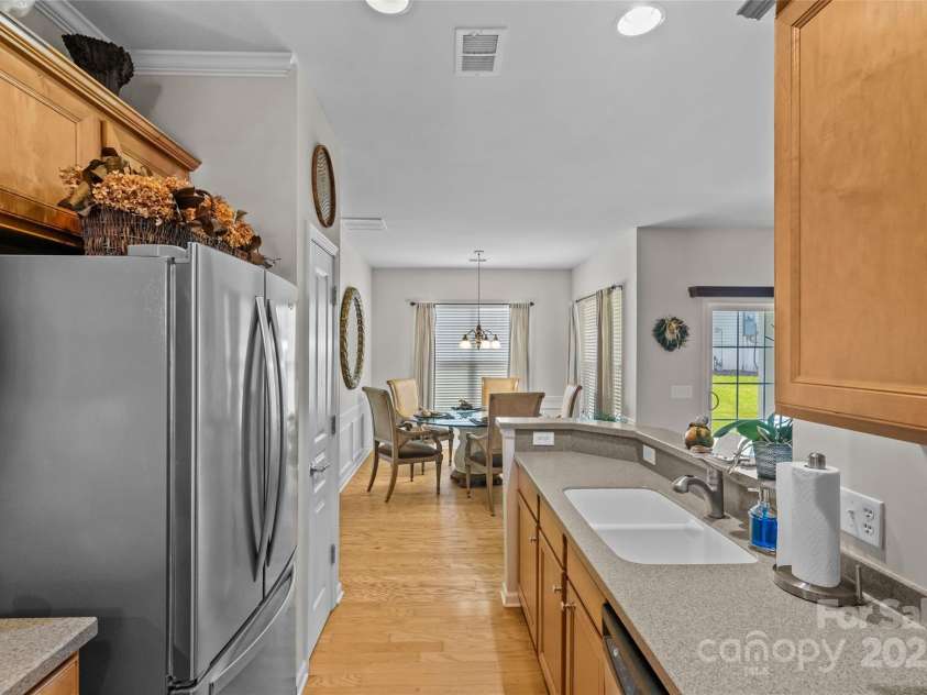 33124 Tanager Court, Fort Mill, SC 29707.  MLS# CAR4276689, YatesRealty ID 24021. Abundant cabinetry space