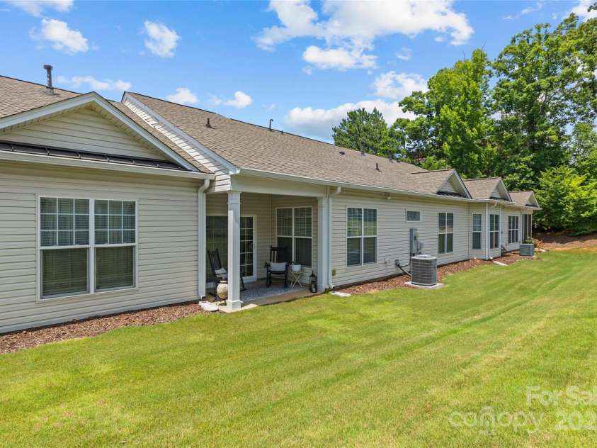 33124 Tanager Court, Fort Mill, SC 29707.  MLS# CAR4276689, YatesRealty ID 24021. Backyard