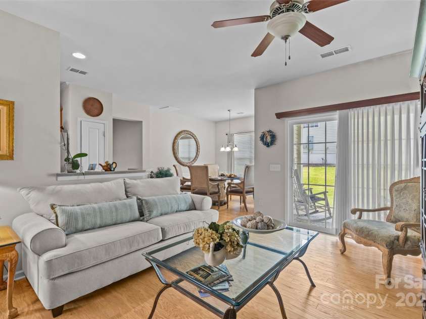 33124 Tanager Court, Fort Mill, SC 29707.  MLS# CAR4276689, YatesRealty ID 24021. Bright and open
