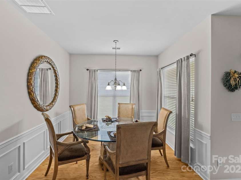 33124 Tanager Court, Fort Mill, SC 29707.  MLS# CAR4276689, YatesRealty ID 24021. Eat in dining